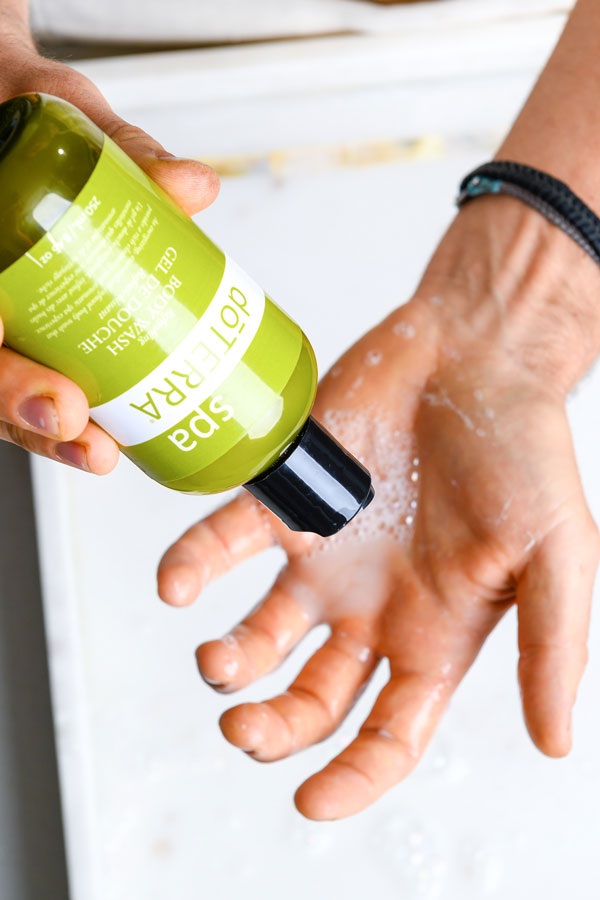 Refreshing Body Wash 250ml – Mirella Styles Me
