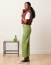 Load image into Gallery viewer, CHLOE STRAIGHT JEANS / GREEN EYES / 100% COTTON