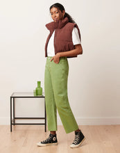 Load image into Gallery viewer, CHLOE STRAIGHT JEANS / GREEN EYES / 100% COTTON