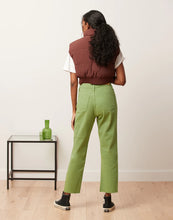 Load image into Gallery viewer, CHLOE STRAIGHT JEANS / GREEN EYES / 100% COTTON