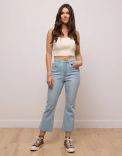 Load image into Gallery viewer, Alex Bootcut Jeans/Sun kissed
