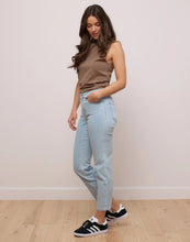 Load image into Gallery viewer, Emily Slim Jeans/Pure
