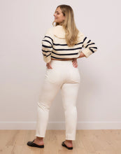 Load image into Gallery viewer, Emily Slim Jeans/Pearl White
