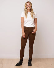 Load image into Gallery viewer, Rachel Skinny Jeans/Cocoa Brown
