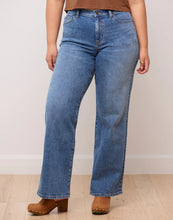 Load image into Gallery viewer, Lily wide Leg Jeans/Faded
