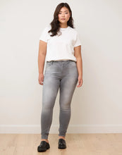 Load image into Gallery viewer, Rachel Skinny Jeans/Stone Grey
