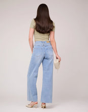 Load image into Gallery viewer, Lily Wide Leg Jeans/Cottage Blue
