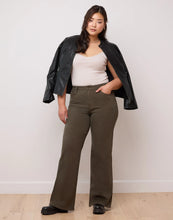 Load image into Gallery viewer, Lily Wide Leg Jeans/Vert Fonce
