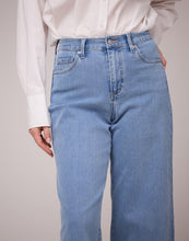 Load image into Gallery viewer, Lily Wide Leg Jeans/Blue Waves
