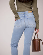 Load image into Gallery viewer, Emily Slim Jeans/Blue Shore
