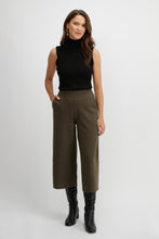Load image into Gallery viewer, Crop knit pant/bay leaf
