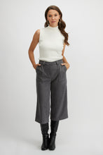 Load image into Gallery viewer, Cropped stretch pant/grey slate

