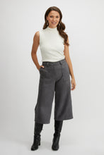 Load image into Gallery viewer, Cropped stretch pant/grey slate
