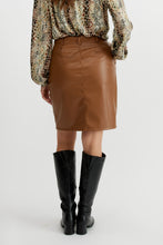Load image into Gallery viewer, Belted faux leather skirt/Toffee
