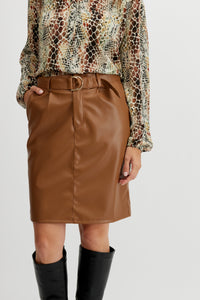 Belted faux leather skirt/Toffee