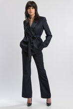 Load image into Gallery viewer, Blazer - Pinstriped DB oversized with belt
