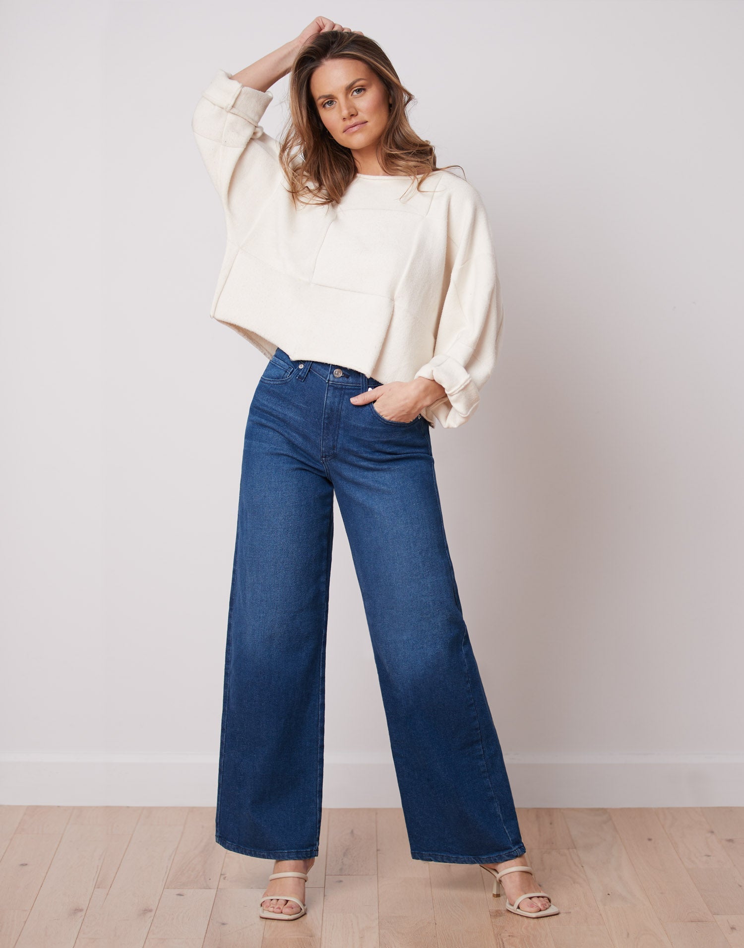 Lily wide leg jeans/crystal rinse – Mirella's Ladies Boutique