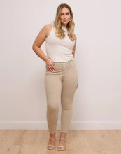 Load image into Gallery viewer, Rachel Skinny Jeans/Sandy Beach
