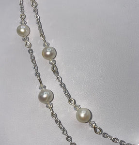 Long Pearl & Silver Chain necklace