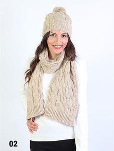 Knit hat and scarf/light tan